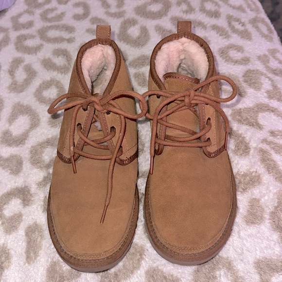UGG boots in brown very clean and lightly worn - Picture 1 of 4